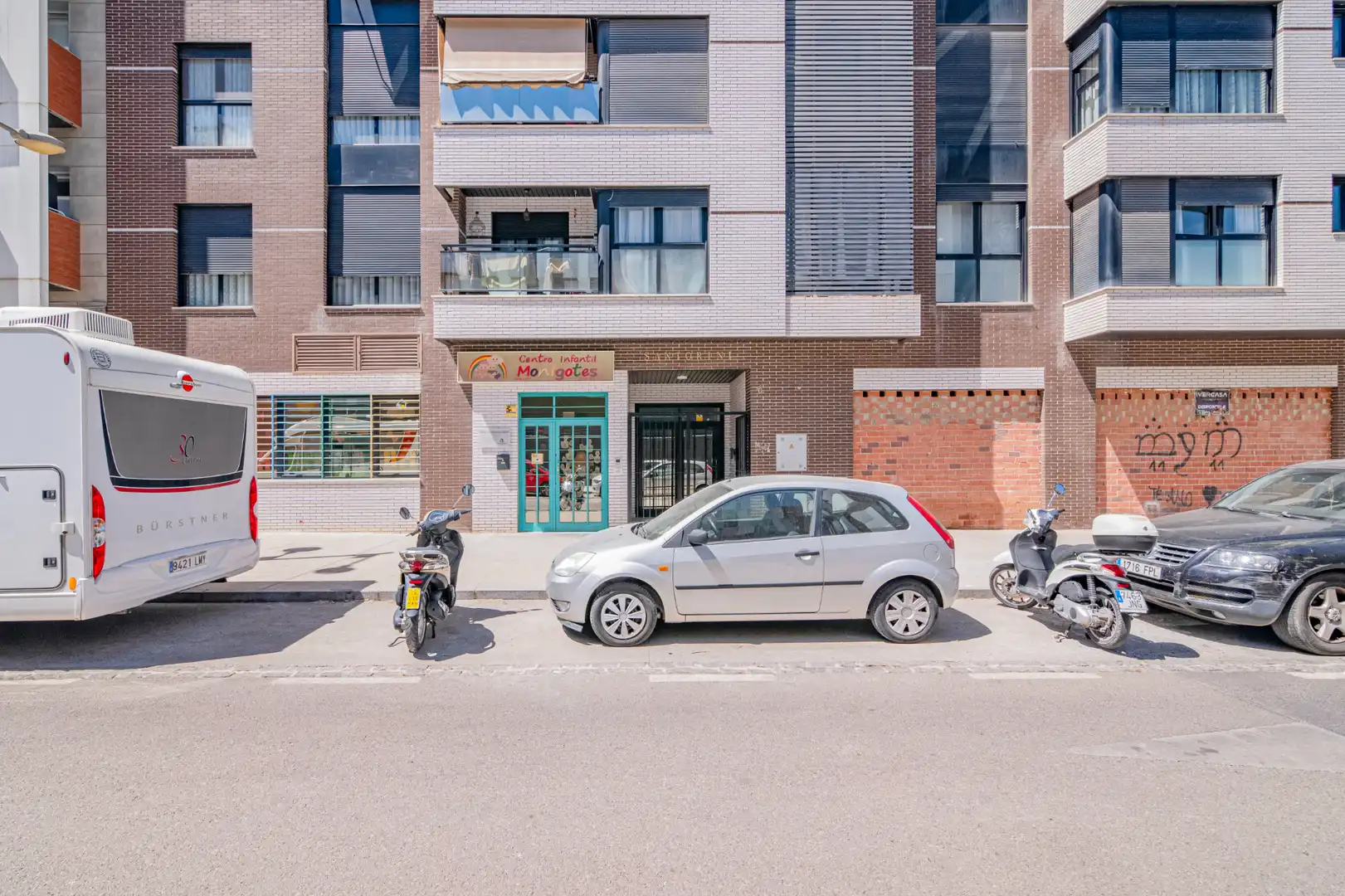 Außenansicht von Wohnung zum Verkauf in Armilla mit Balkon und Gemeinschaftspool