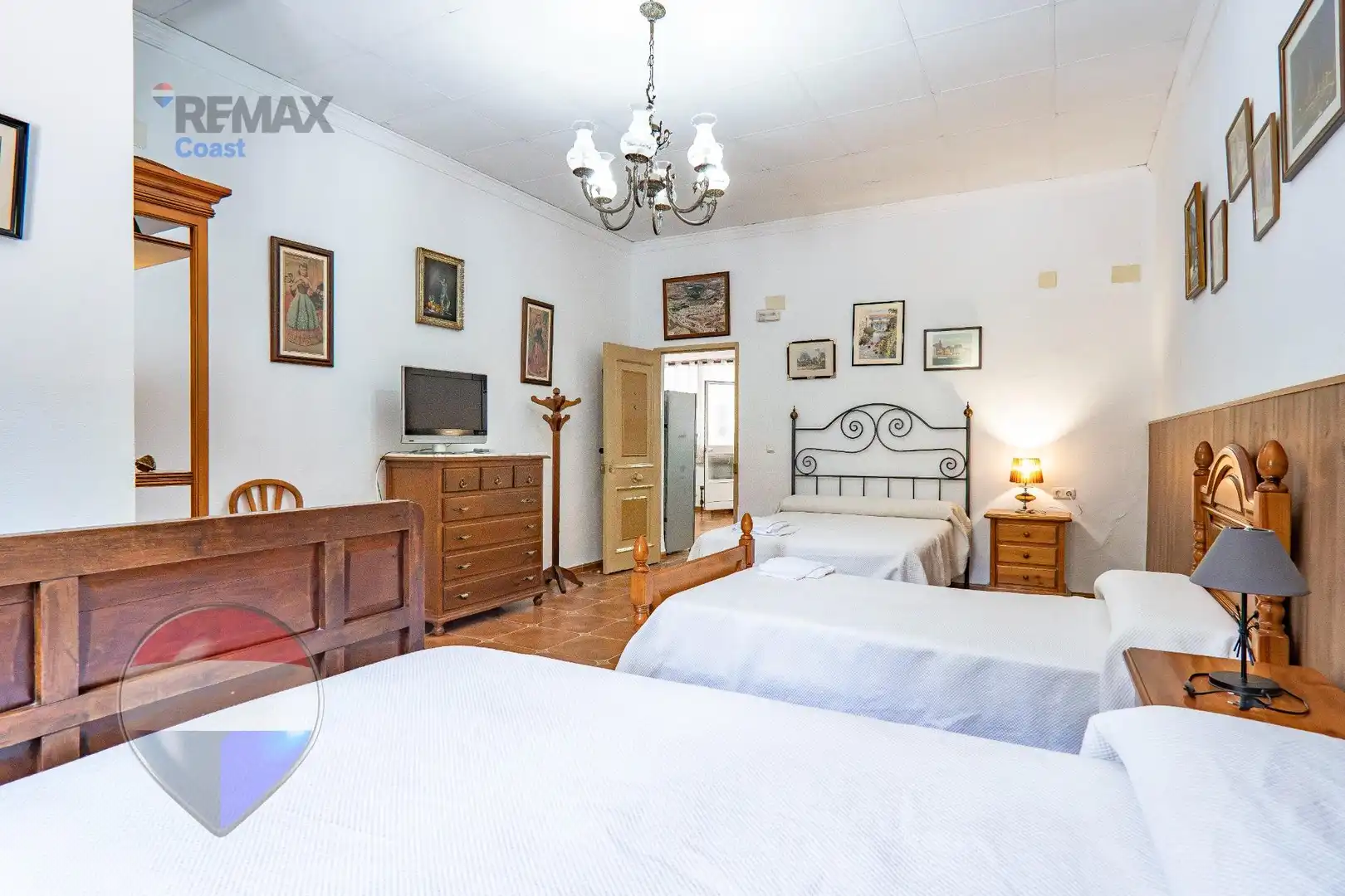 Bedroom of Houses for sale in Cuevas Bajas  with Heating, Private garden and Swimming Pool