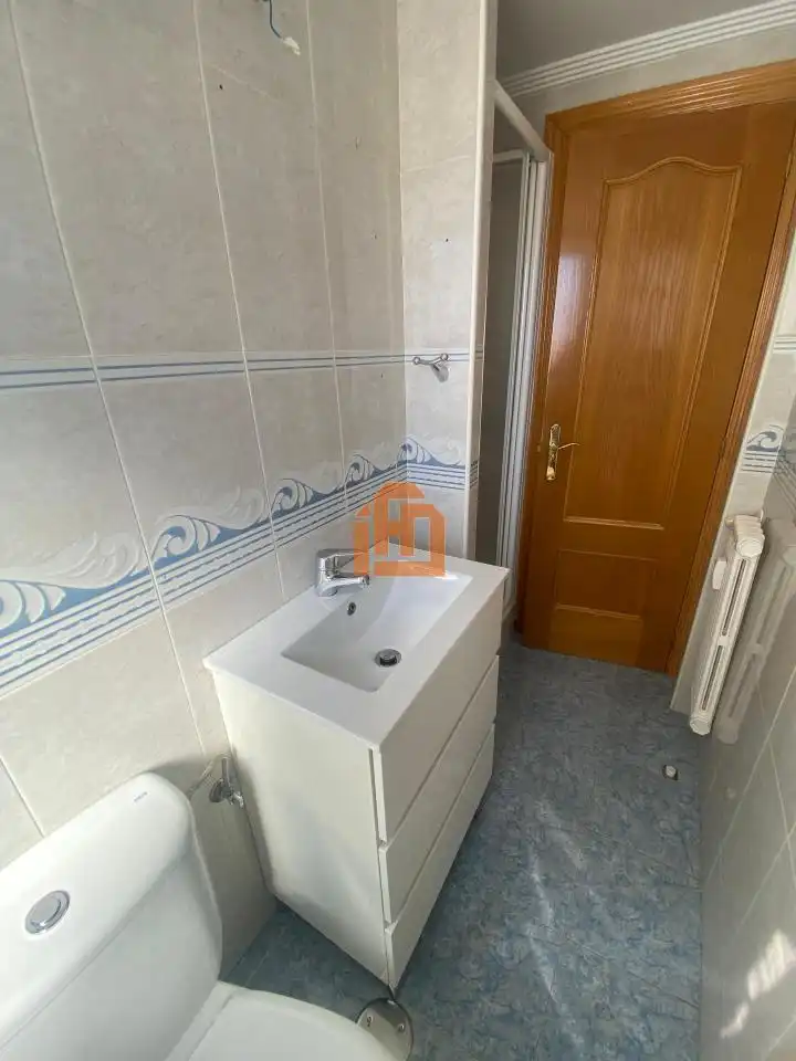 Baño de Piso en venta en León Capital  con Calefacción, Parquet y Terraza