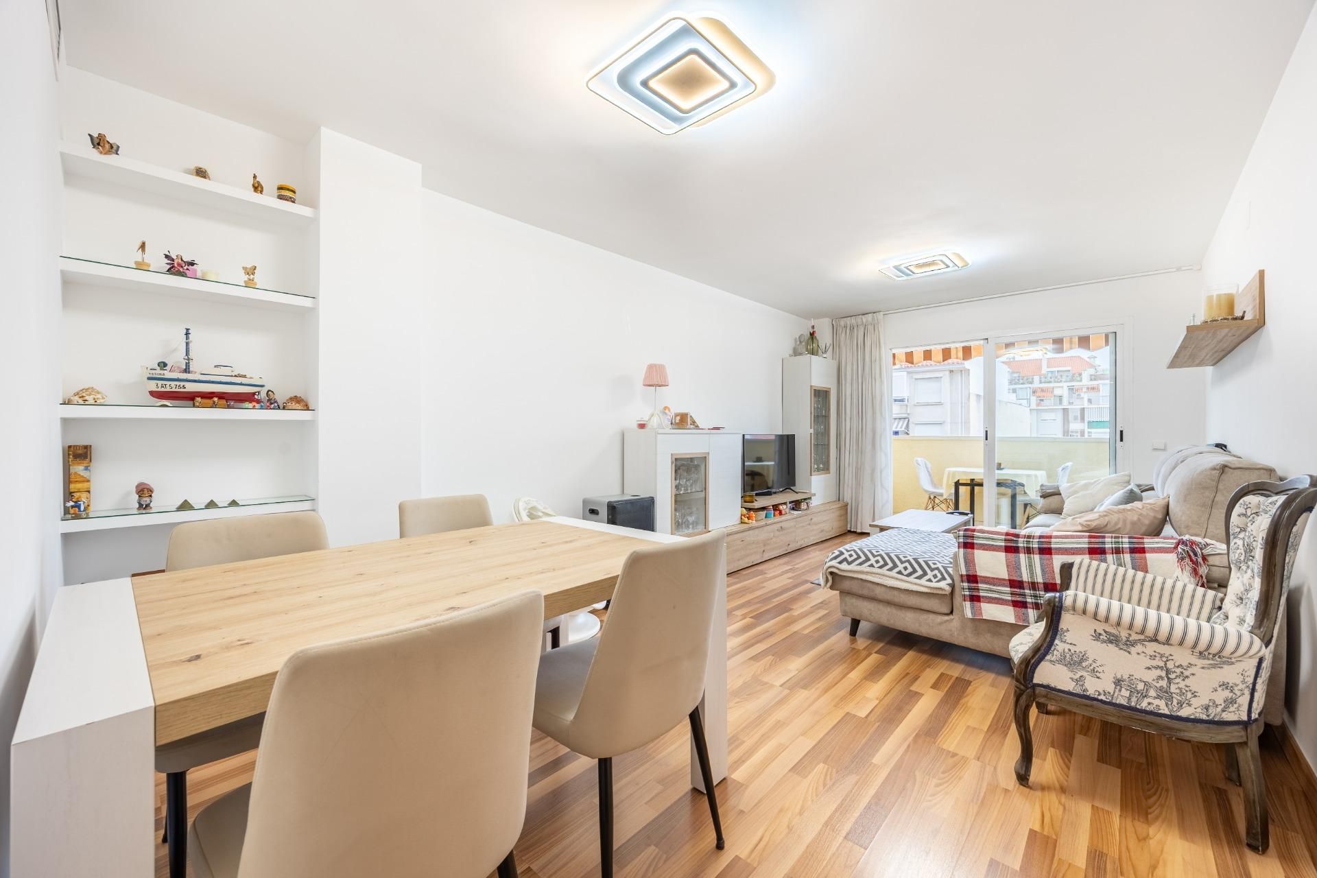 Sala d'estar de Apartament en venda en Benidorm amb Aire condicionat, Calefacció i Terrassa
