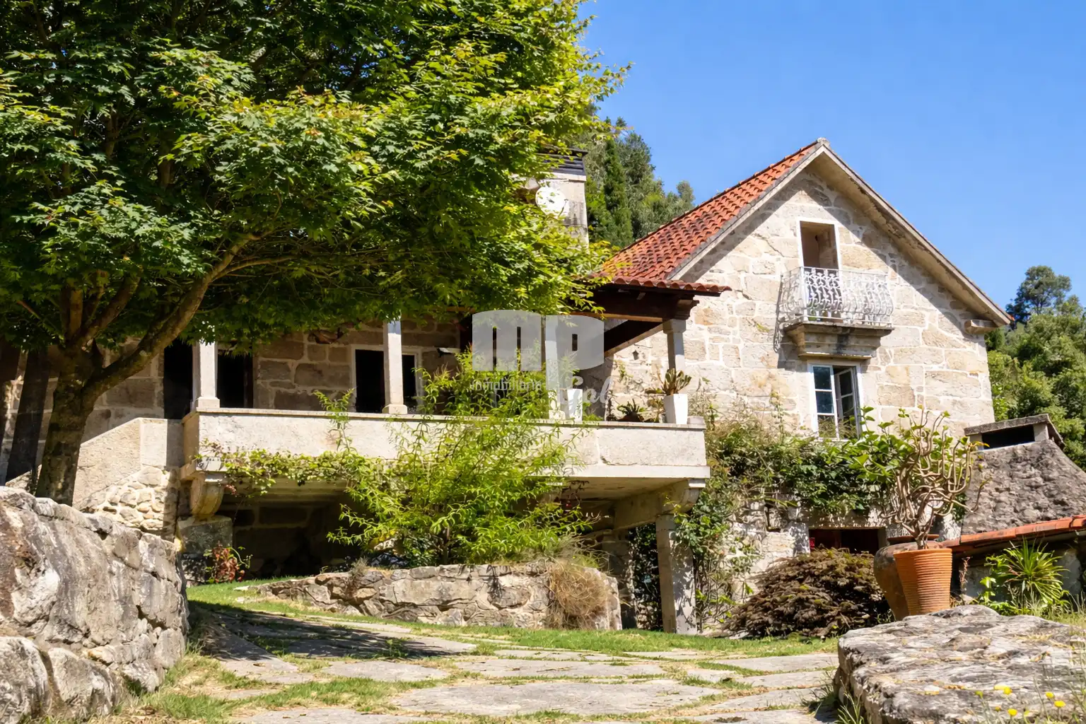 Vista exterior de Finca rústica en venda en Gondomar amb Calefacció, Jardí privat i Terrassa