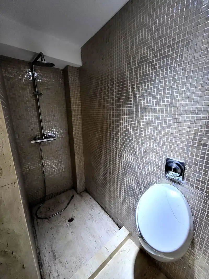 Baño de Piso de alquiler en Vigo  con Amueblado, Horno y Lavadora
