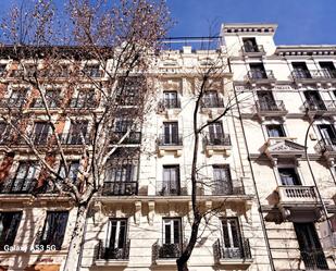 Vista exterior de Àtic de lloguer en  Madrid Capital amb Aire condicionat i Terrassa