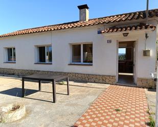 Vista exterior de Casa o xalet en venda en Pineda de Mar amb Aire condicionat, Terrassa i Balcó