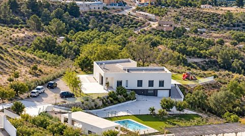 VILLA EN BLANCA CON VISTAS AL VALLE DE RICOTE