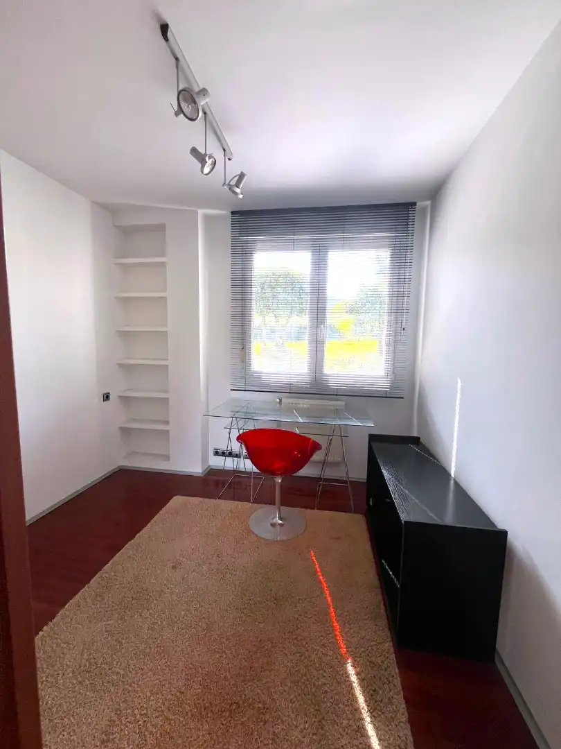 Sala de estar de Piso en venta en Castro-Urdiales con Calefacción, Jardín privado y Parquet