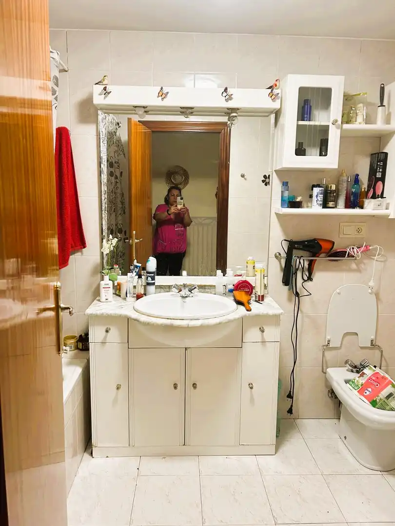Badezimmer von Wohnung zum Verkauf in Alberite mit Möbliert