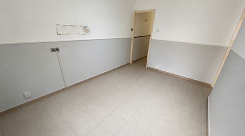 Foto 2 de Piso en venta en Carrer de la Sagrada Família, Llefià, Badalona