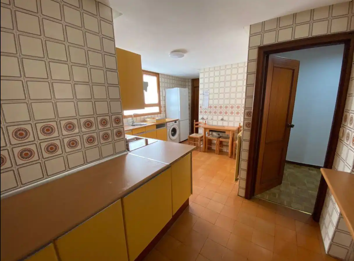 Cocina de Piso de alquiler en Palencia con Calefacción, Parquet y Amueblado