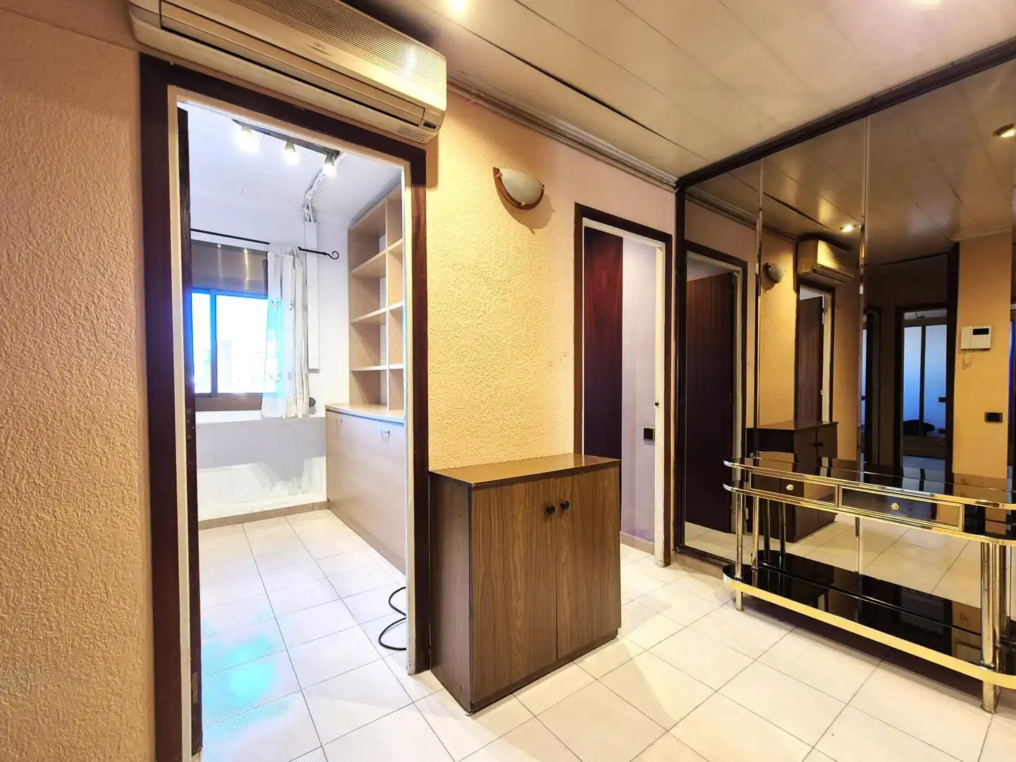 Habitación de Piso en venta en Barcelona con Balcón