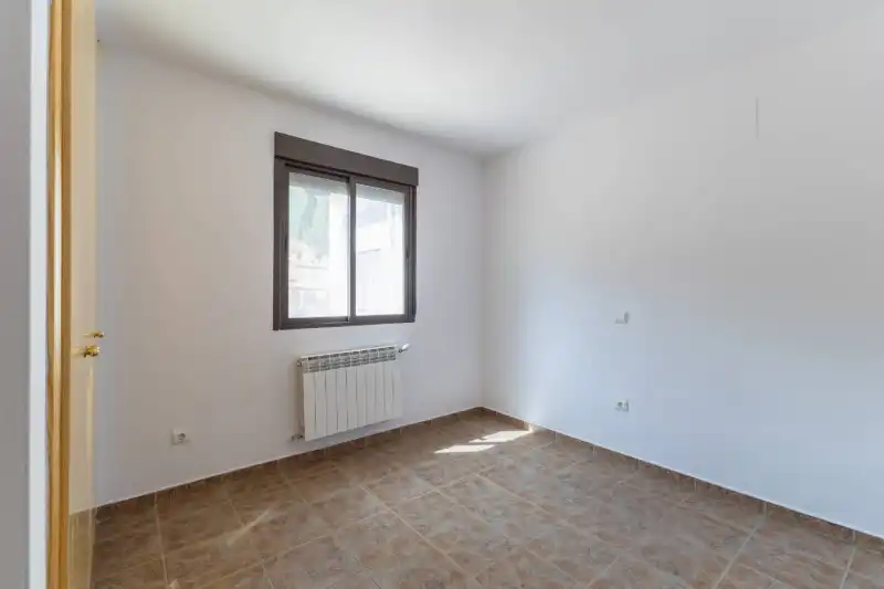 Dormitori de Casa o xalet en venda en Duruelo amb Calefacció, Terrassa i Piscina