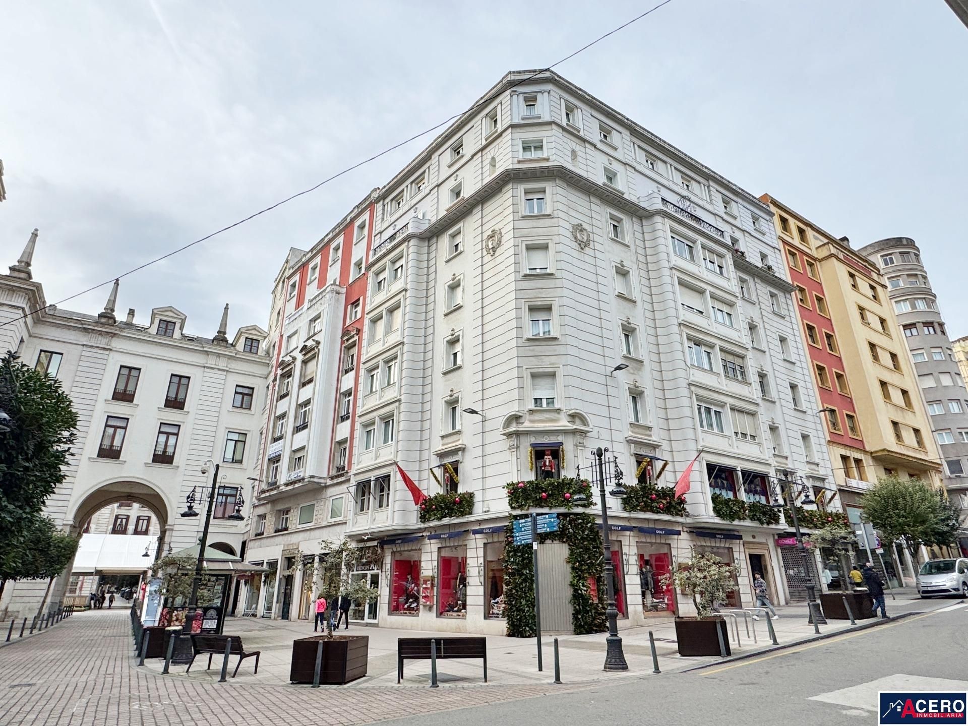 Vista exterior de Pis en venda en Santander