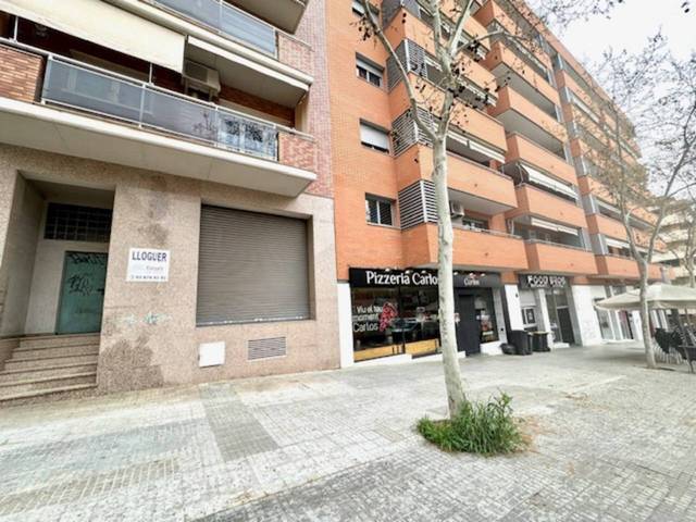 Local comercial en Alquiler en Avenida Abat Oliva, 80 en Bases de Manresa - Carretera de Santpedor