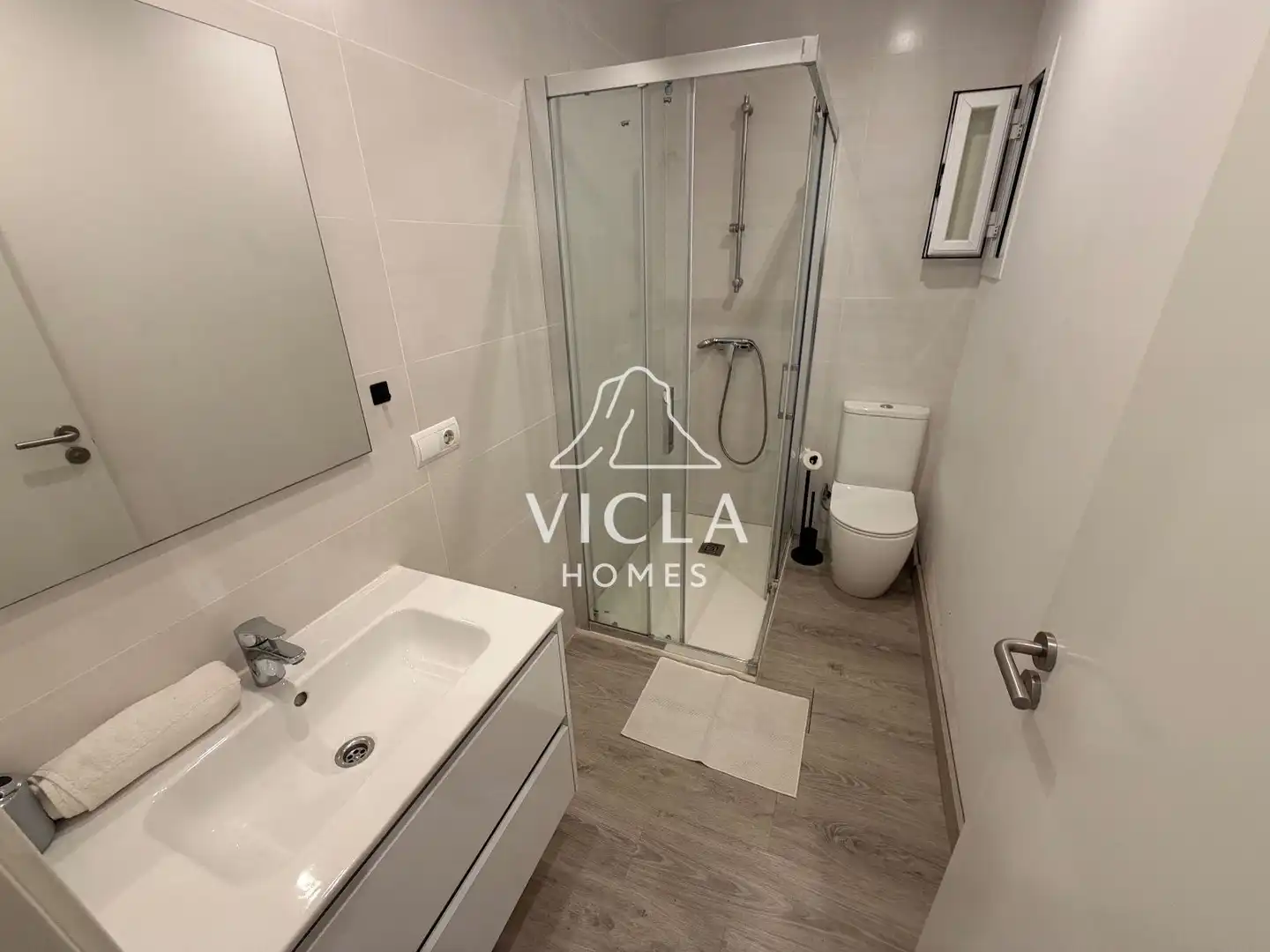 Bathroom of Flat for rent in Santa Eulària des Riu  with Air Conditioner, Heating and Parquet flooring