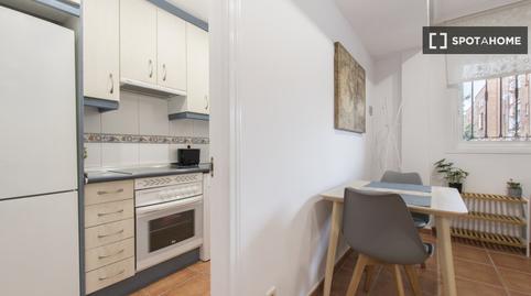 Photo 5 of Apartment to share in Apóstol Santiago,  Madrid Capital