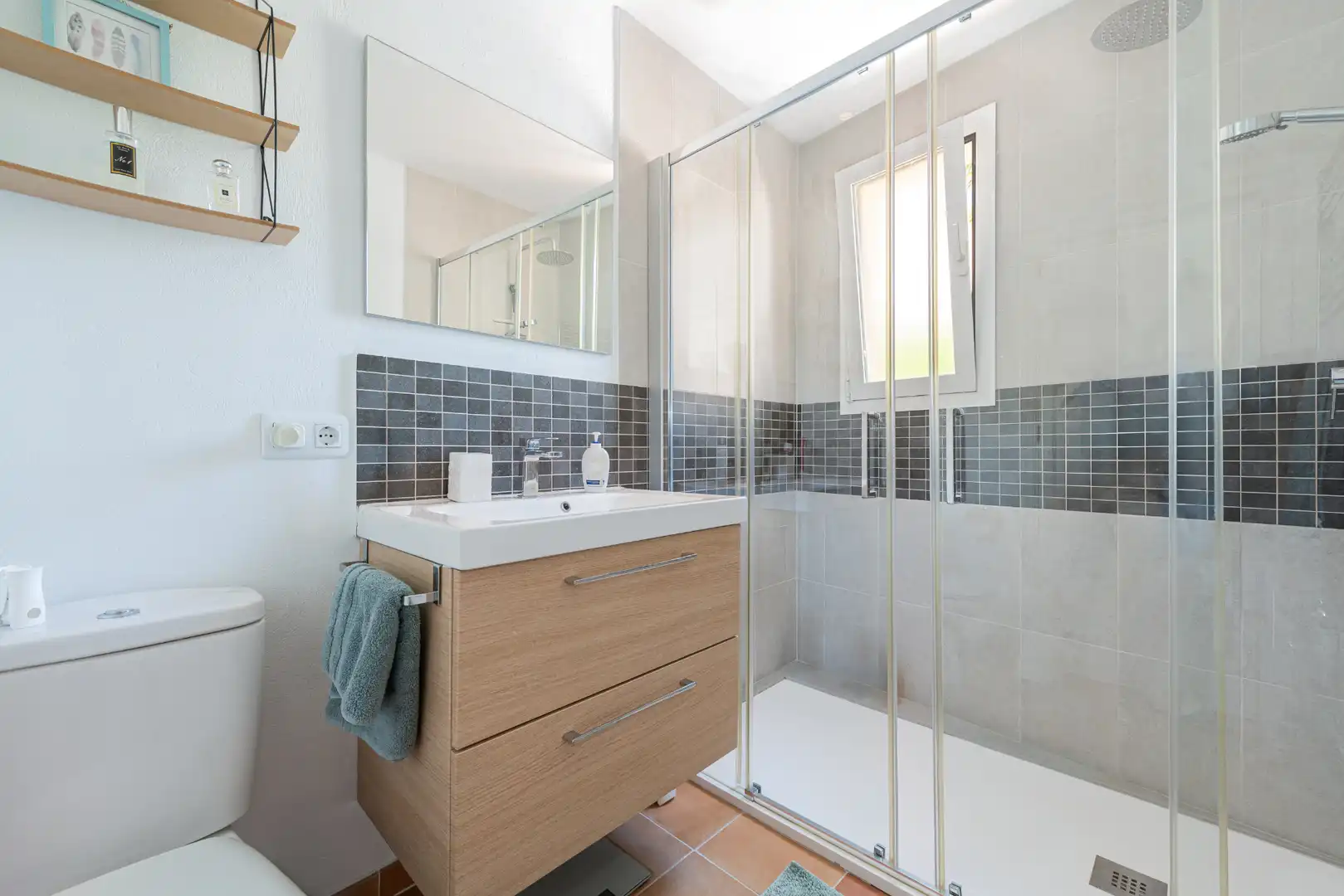 Bathroom of Detached homes for sale in Pollença  with Air Conditioner and Furnished