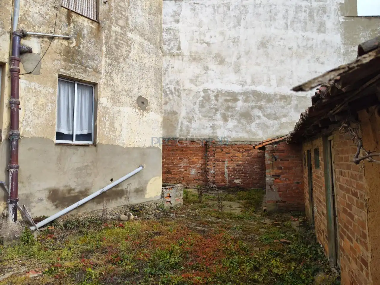 Casa o xalet en venda en León Capital  amb Jardí privat i Traster