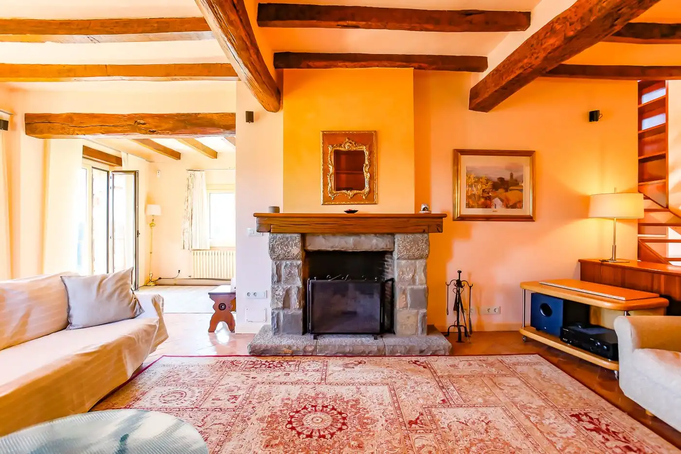Sala de estar de Finca rústica en venta en Olot con Calefacción, Jardín privado y Terraza