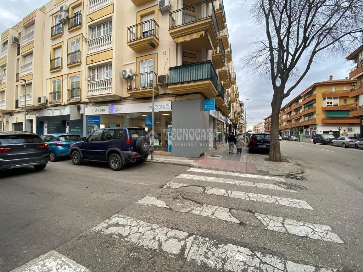 Vista exterior de Garatge en venda en Úbeda