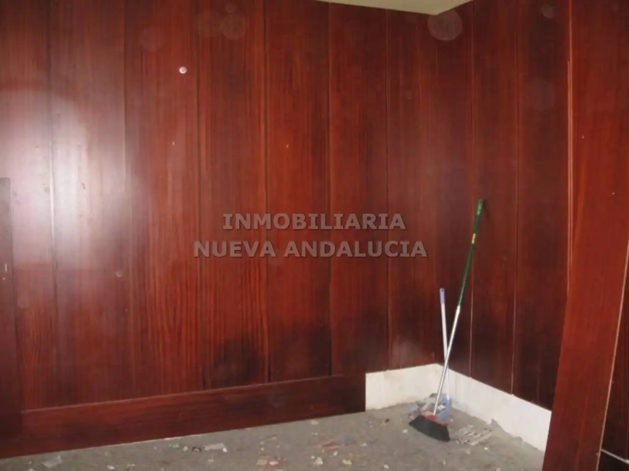Local comercial de lloguer a San Luis, imagen 2