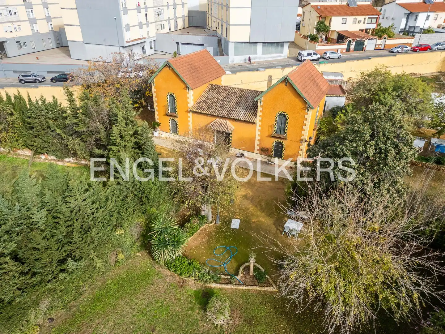 Vista exterior de Casa o chalet en venta en Alcalá de Guadaira con Calefacción