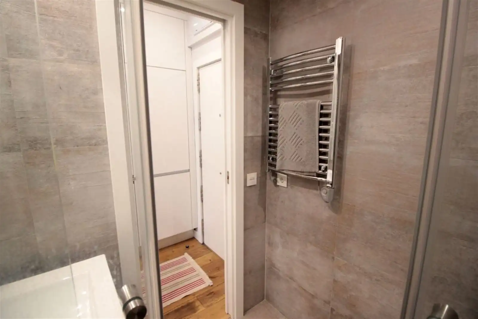 Bathroom of Study for rent in Madrid  with Air Conditioner, Heating and Furnished