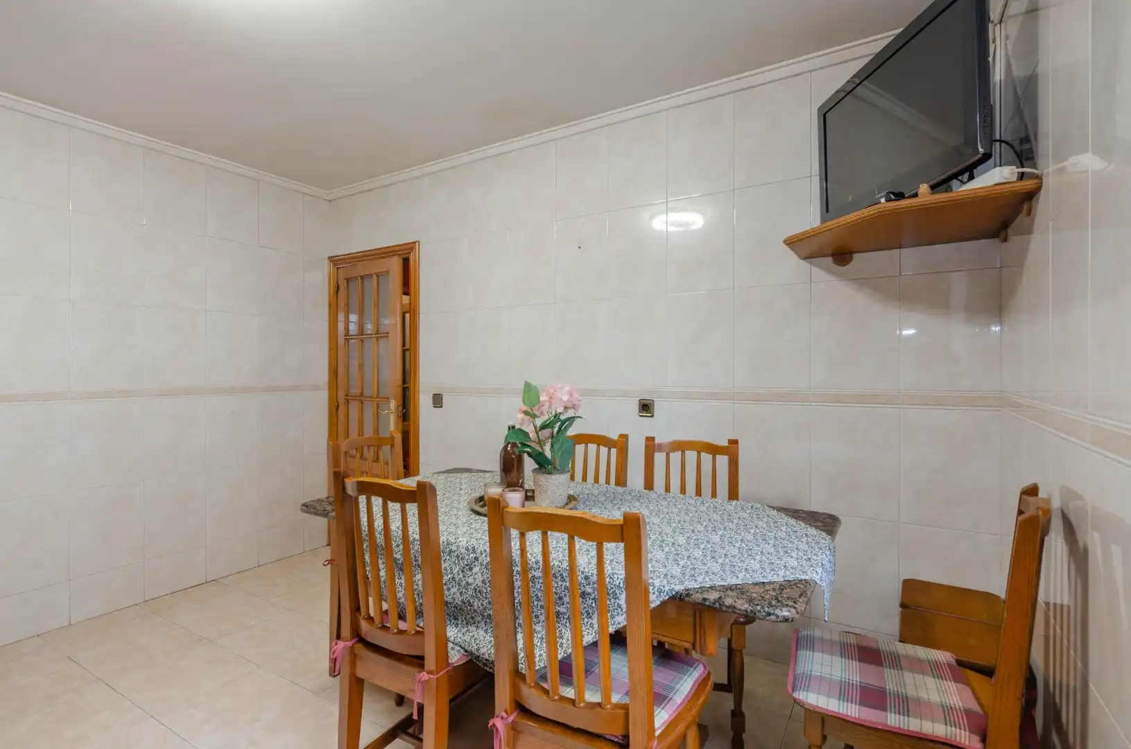 Comedor de Casa o chalet en venta en Salas con Calefacción, Jardín privado y Amueblado