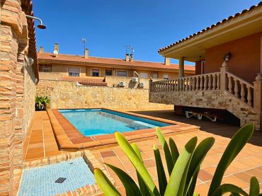 Chalet con piscina en venta en Calle de Enrique Orozco 3