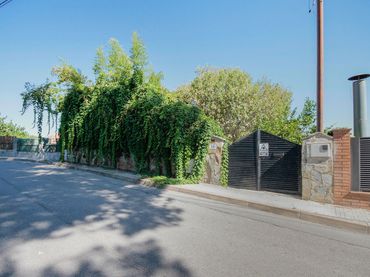 Semi-detached house for sale in C/ Argentona D´