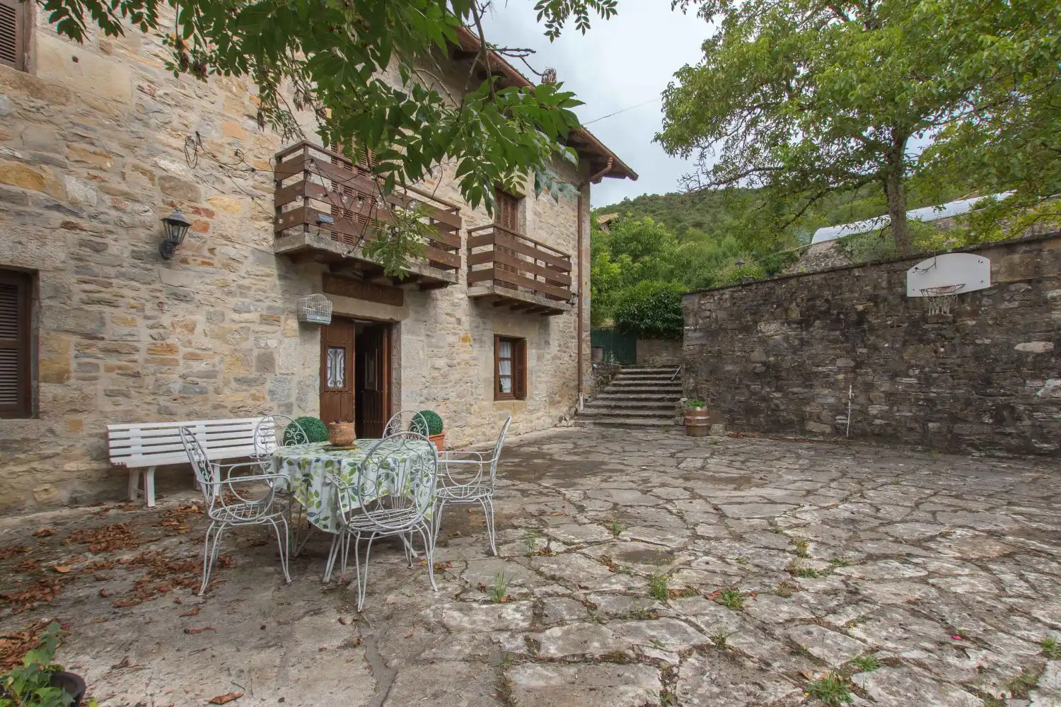 Vista exterior de Casa o chalet en venta en Atetz con Calefacción, Terraza y Amueblado