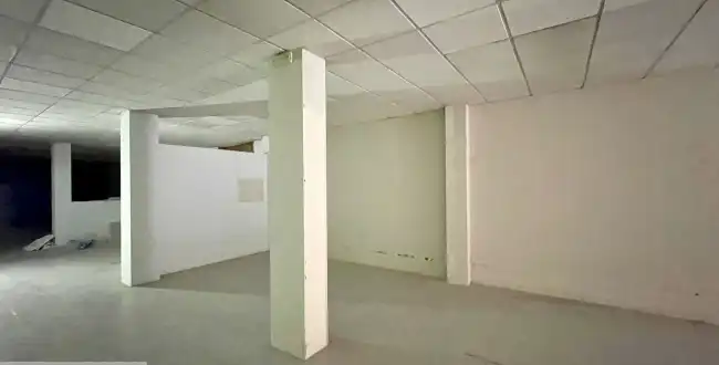 Local comercial de lloguer a Eixample Sud – Migdia, imagen 3