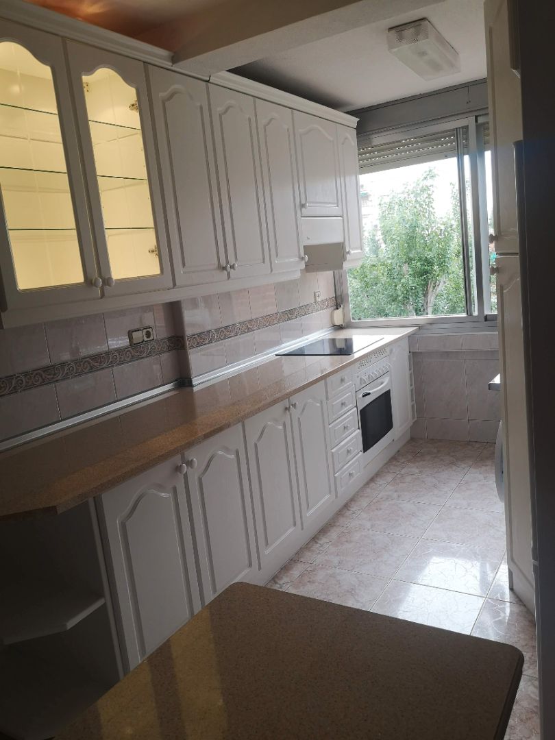 Cuina de Pis en venda en Móstoles amb Aire condicionat, Calefacció i Jardí privat