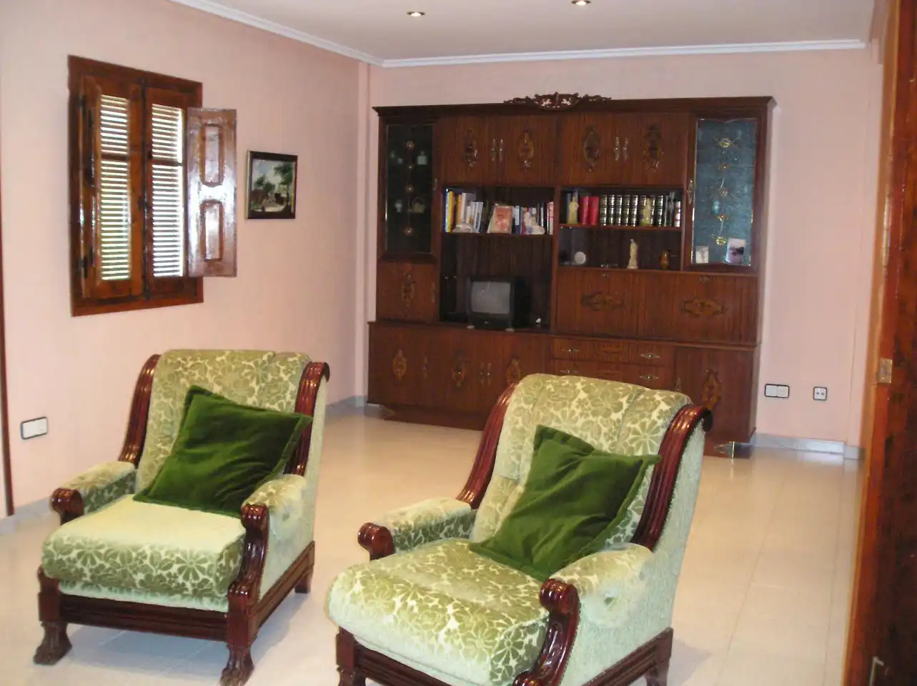Sala d'estar de Casa o xalet en venda en Terrer amb Terrassa i Moblat