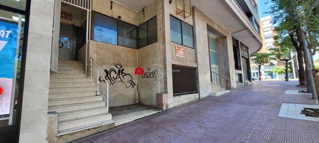 Local comercial en Alquiler en Calle MARQUES DE MONTOLIU en Nou Eixample Nord
