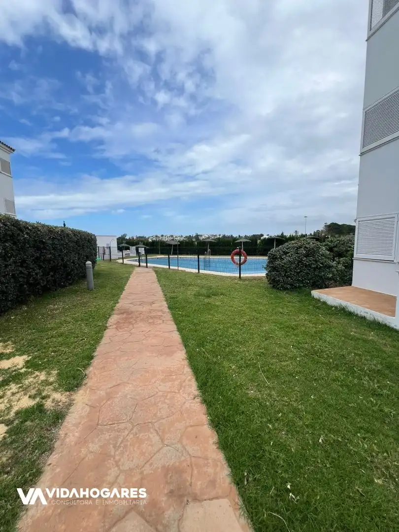 Piscina de Piso de alquiler en Rota con Piscina y Amueblado