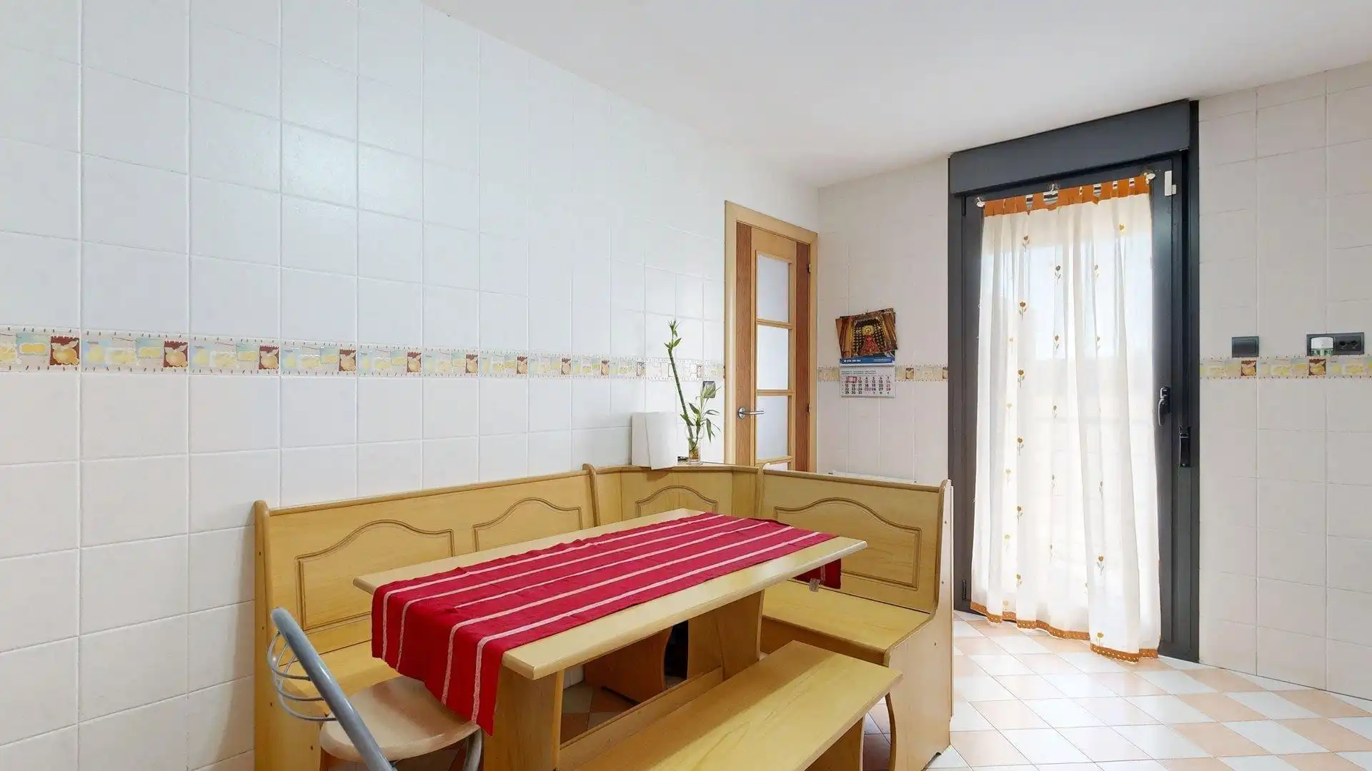 Esszimmer von Haus oder Chalet zum Verkauf in Nuez de Ebro mit Klimaanlage, Heizung und Privatgarten