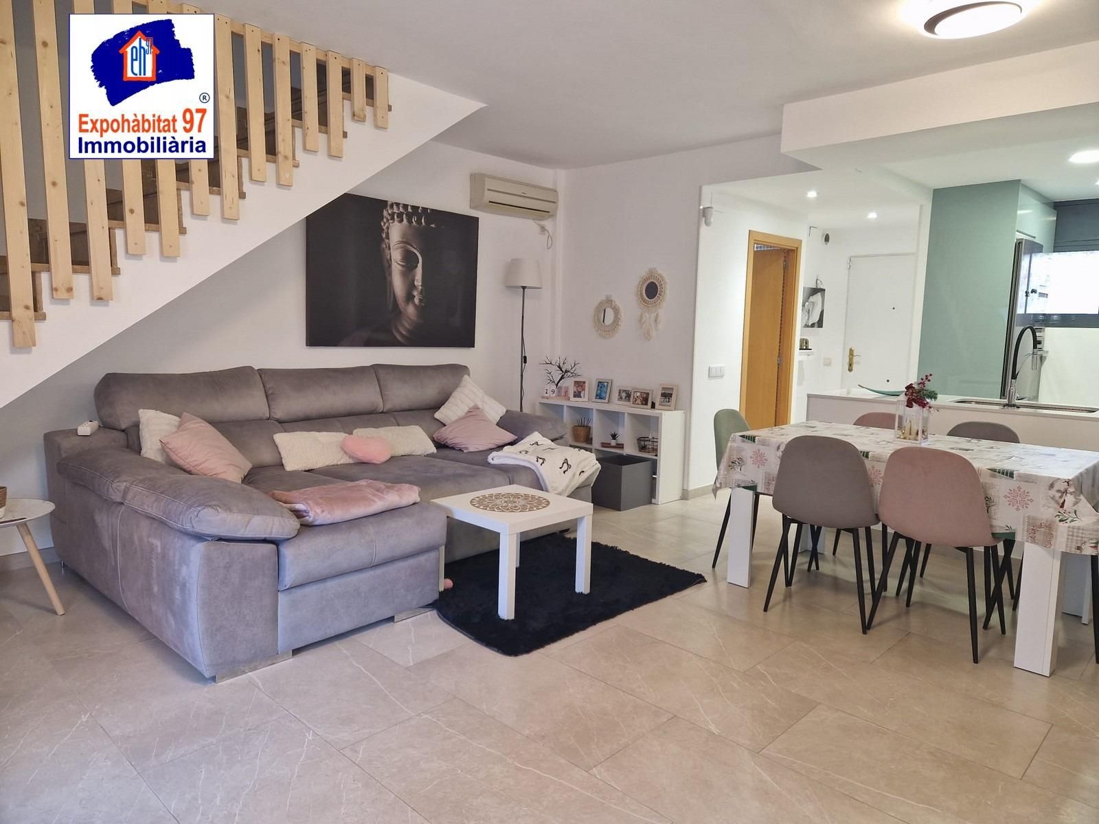 Sala d'estar de Dúplex en venda en Salou amb Aire condicionat, Calefacció i Jardí privat