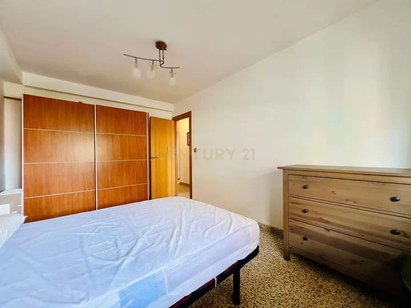 Bedroom of Flat for rent in Granada  with Air Conditioner, Oven and Washing machine