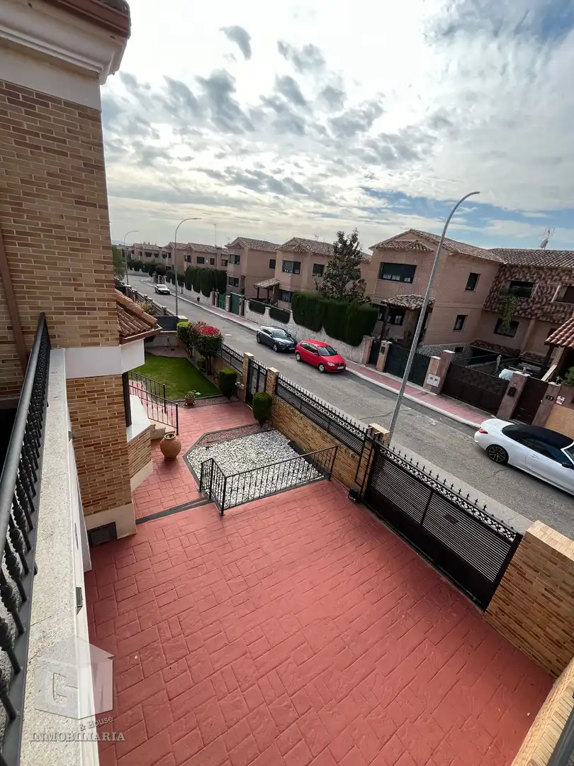 Vista exterior de Casa o chalet en venta en Illescas con Aire acondicionado, Calefacción y Jardín privado