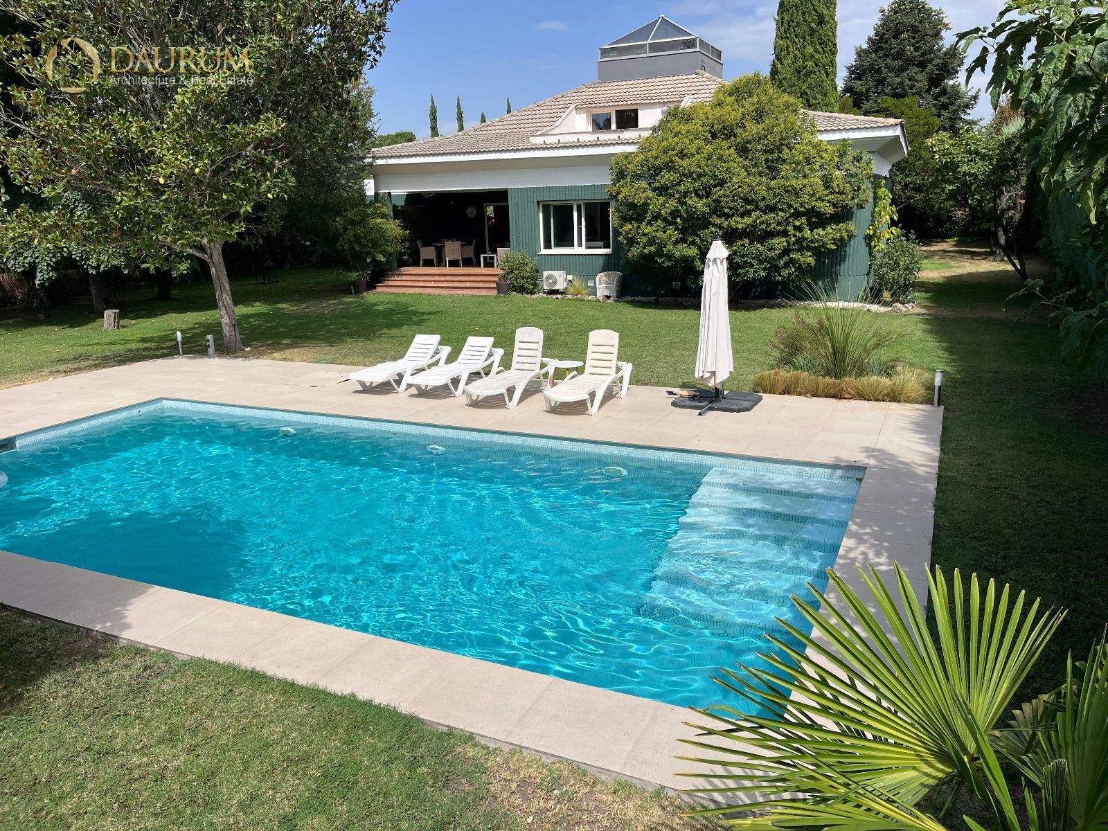 Swimming pool of House or chalet for sale in Villanueva de la Cañada  with Air Conditioner, Heating and Private garden