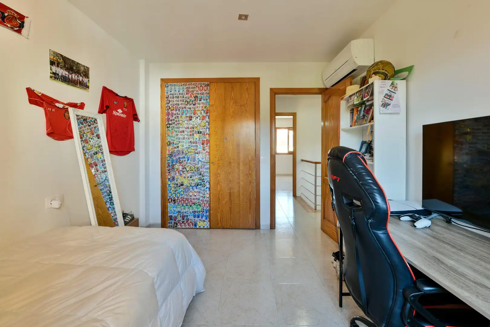 Bedroom of Detached homes for sale in Alcúdia  with Air Conditioner, Terrace and Balcony