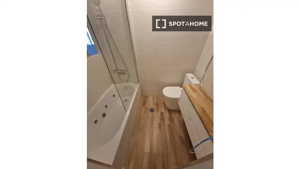 Baño de Apartamento para compartir en Villajoyosa / La Vila Joiosa con Aire acondicionado, Terraza y Amueblado