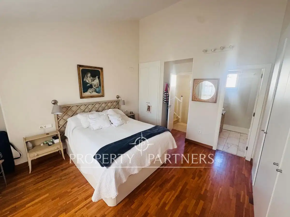 Habitación de Casa adosada en venta en Rocafort con Aire acondicionado, Calefacción y Piscina