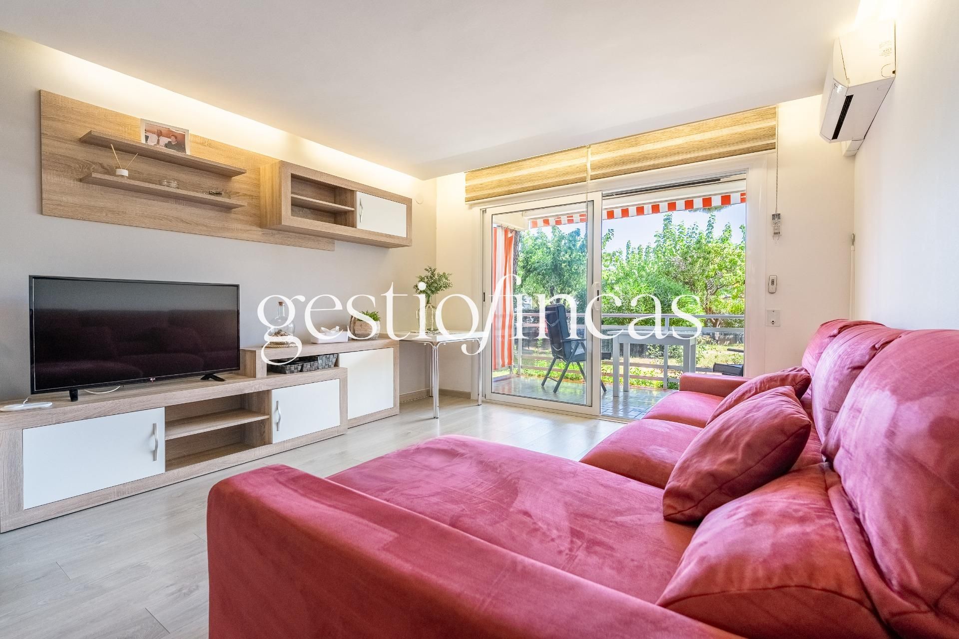 Living room of Planta baja for sale in Cambrils