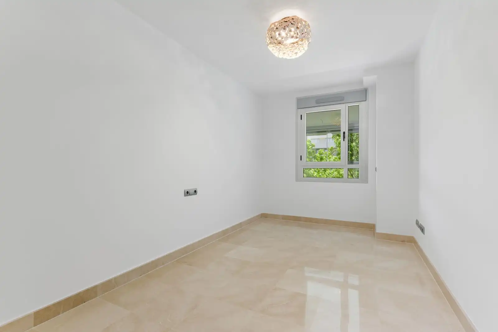 Piso con piscina en venta en Calle Castilla s/n, imagen 12