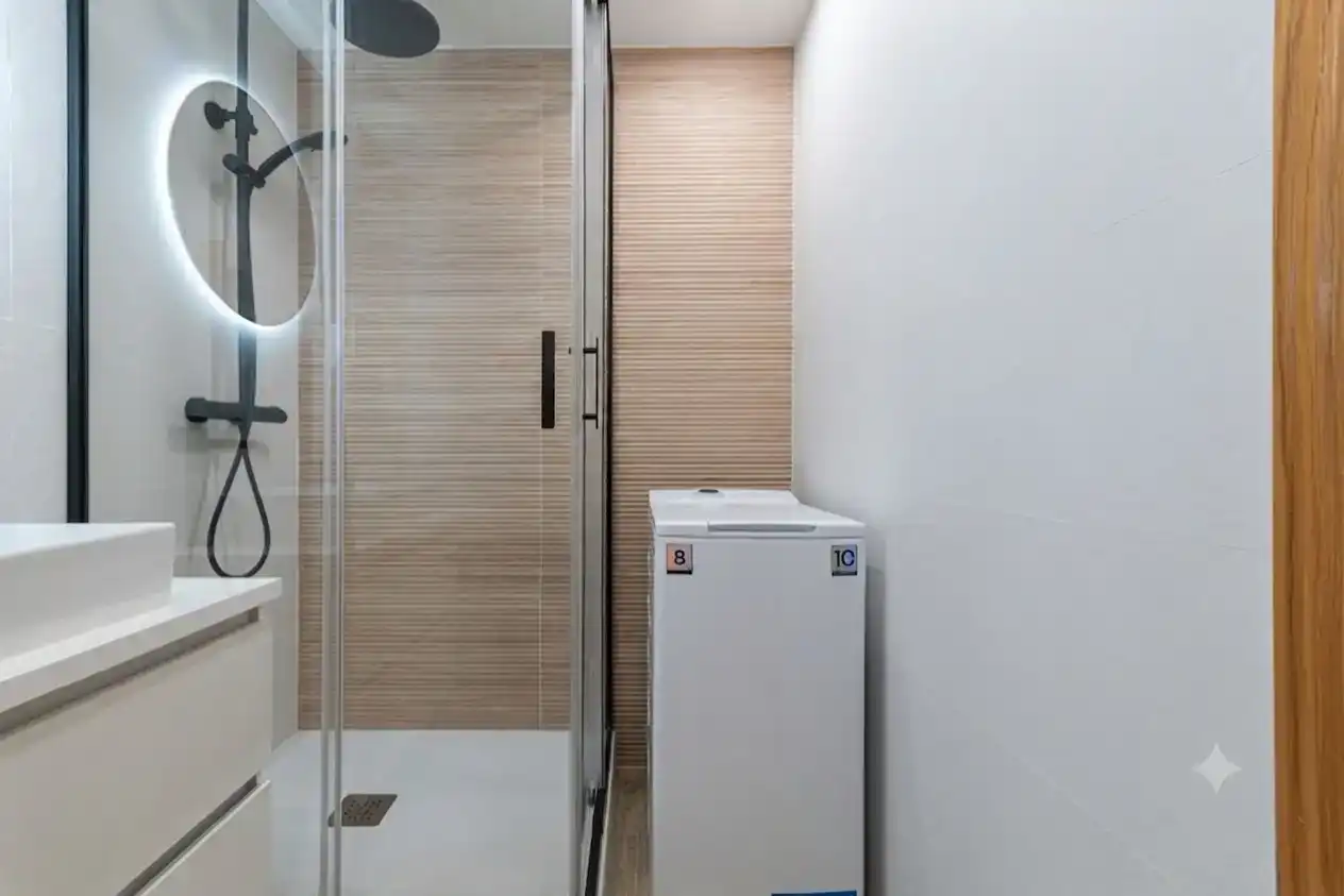 Badezimmer von Wohnung zur Miete in  Madrid Capital mit Klimaanlage