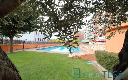 Swimming pool of Flat for sale in Barberà del Vallès  with Balcony