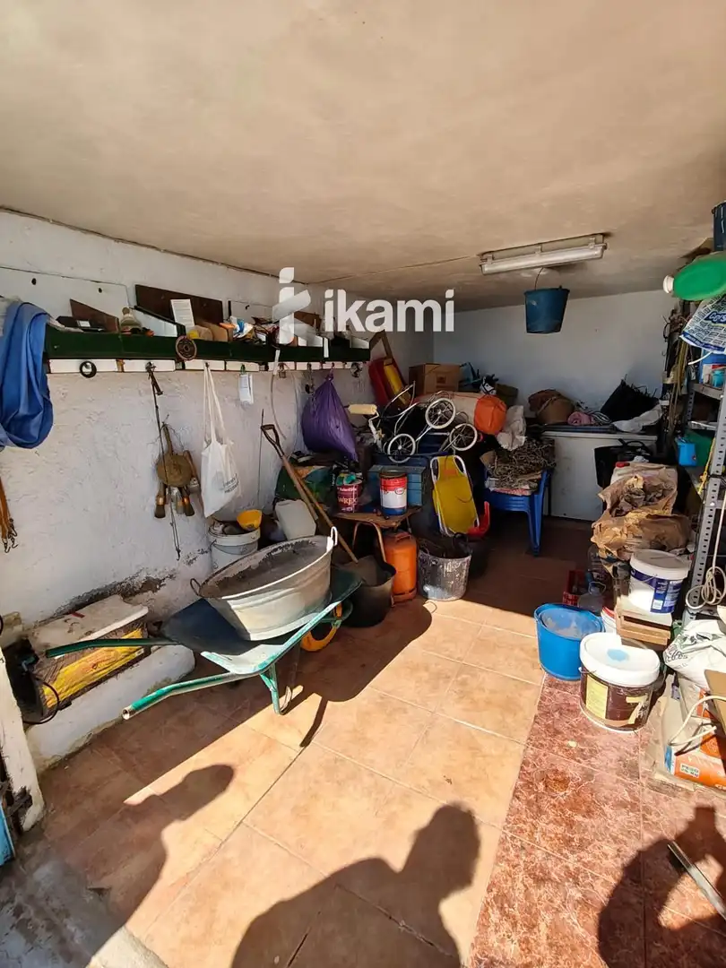 Houses for sale in Íllar  with Air Conditioner, Heating and Storage room