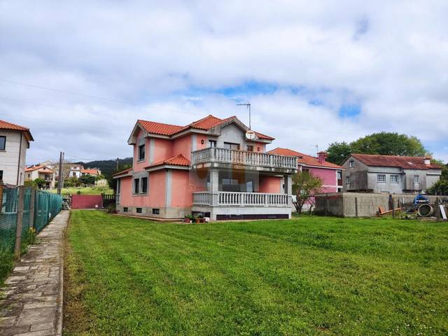 Casa-chalet en Venta en Coiro