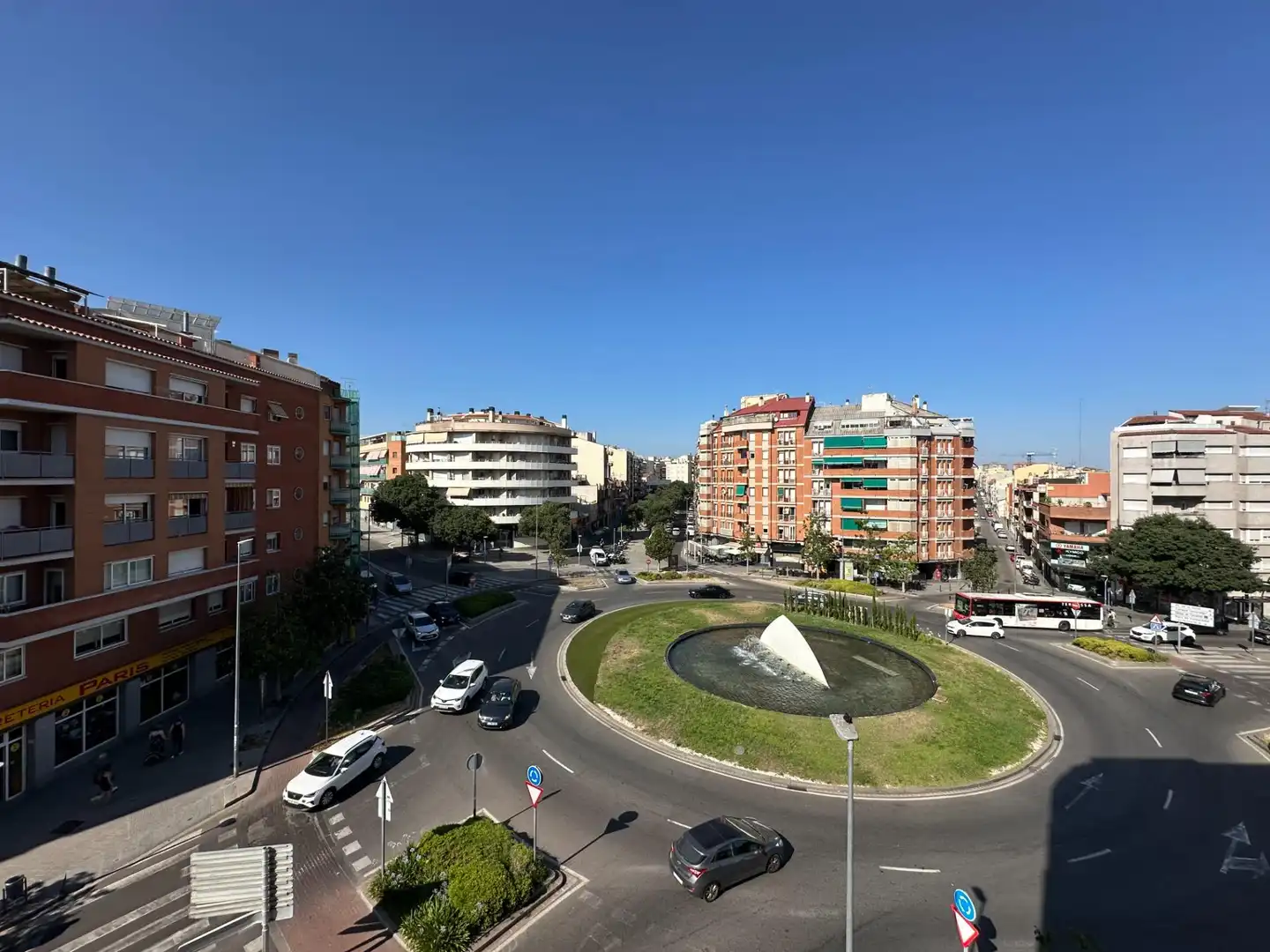 Vista exterior de Piso en venta en Terrassa con Calefacción, Balcón y Alarma